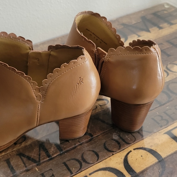 JACK ROGERS boots. Worn once. Size 7M. - Picture 4 of 6